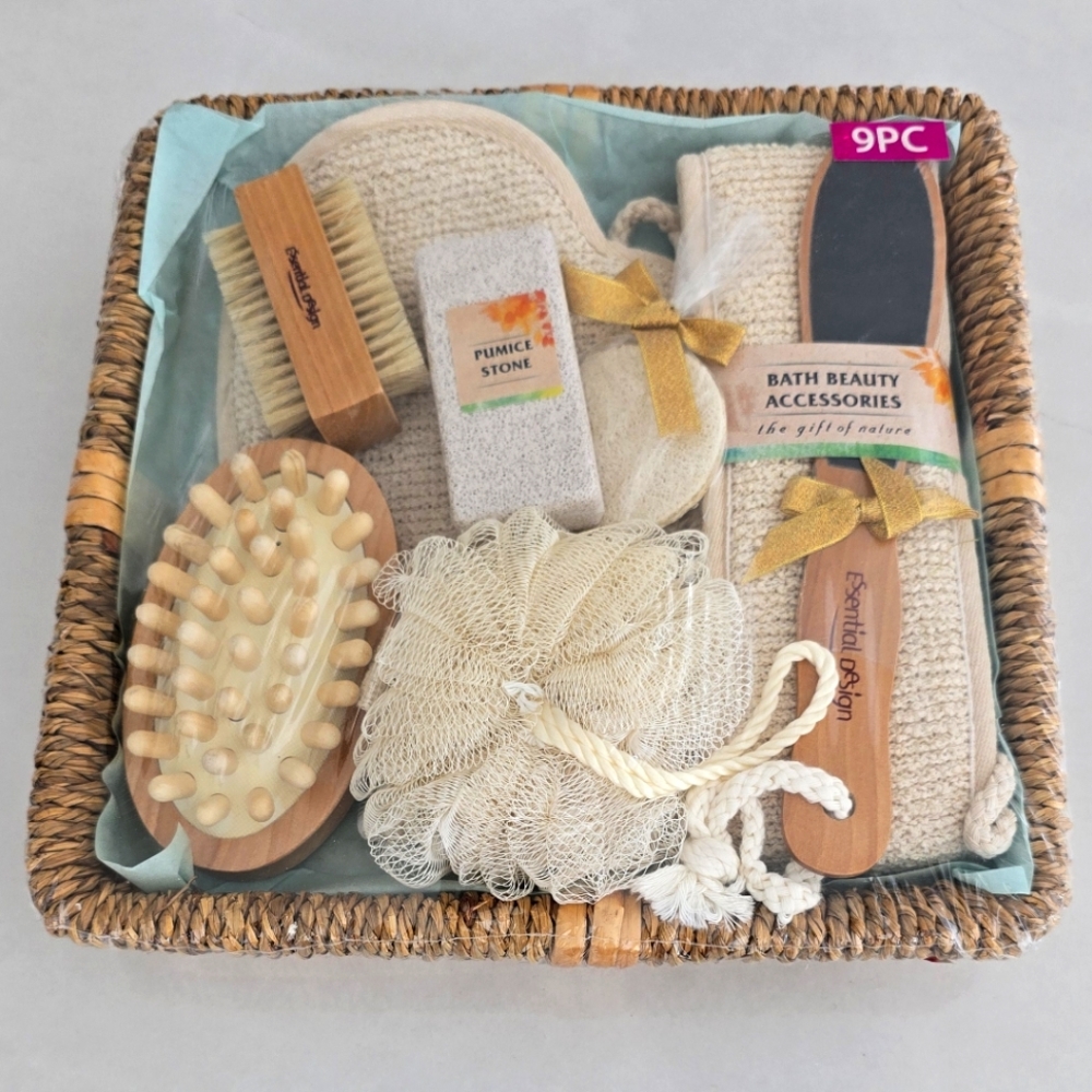 NWT 9-Piece Bath Beauty Accessories Set